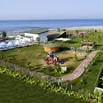 Raymar & Üdülőközpont 5*