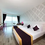 Raymar & Üdülőközpont 5*